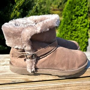 Makalu California Yenie, Taupe Vegan Suede, Slip In, Winter Bootie. WMS 9M